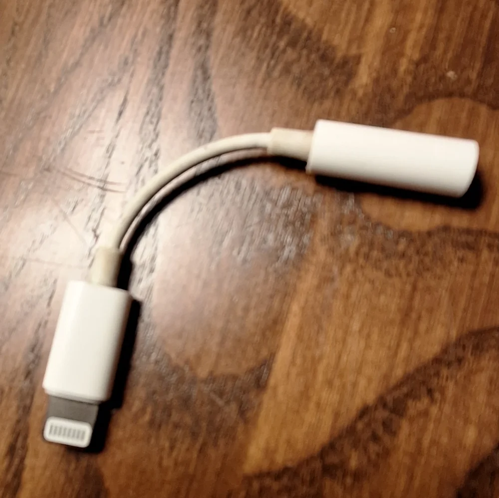 Apple Lightning to 3.5mm Headphone Jack Adapter for iPhone 7 8 PLUS X
